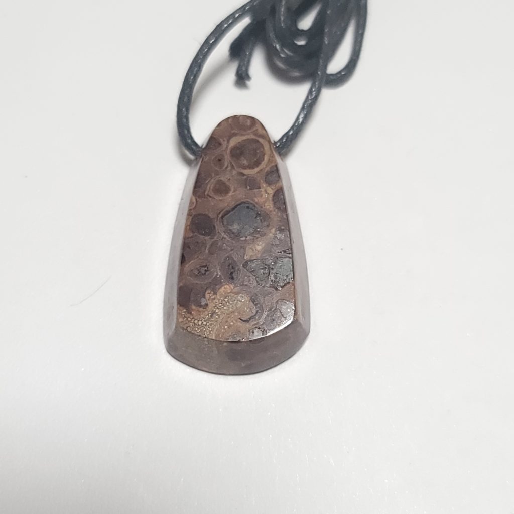 Arkansas Bauxite Freeform Pendant - 39.6 x 21.8 x 9.4 mm - 65 ct