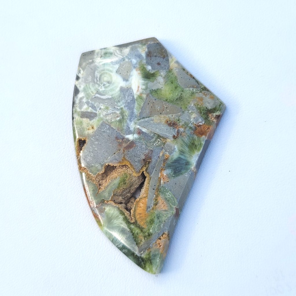 Arkansas Wavellite Shield Cabochon - 65 x 42.5 x 8.1 mm - 139.3 ct