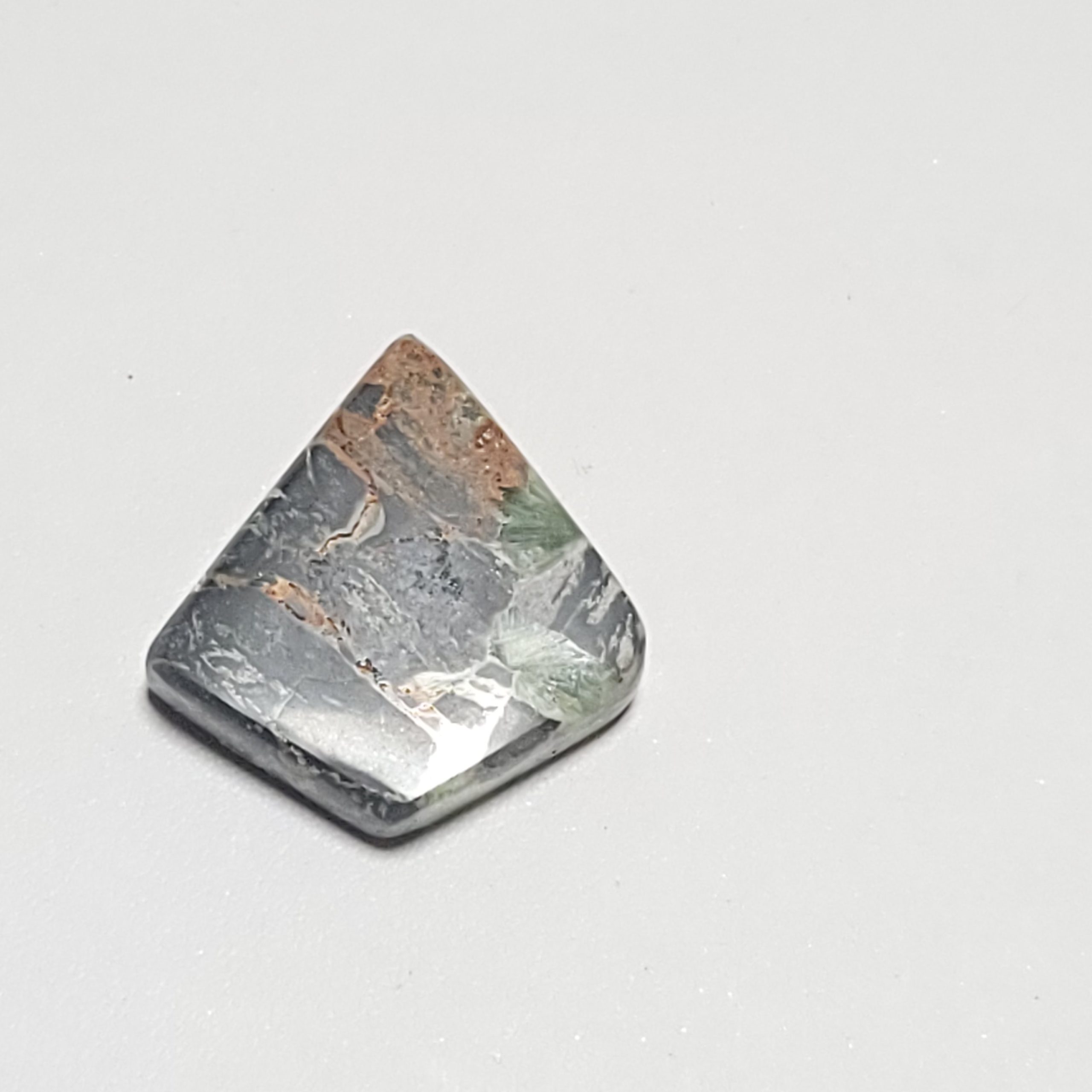 Arkansas Wavellite Freeform Pendant - 32.5 x 331.6 x 10 mm - 63.6 ct - Image 2